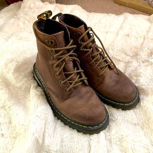 Women’s Doc Marten US size 6 boot. Beautiful brown color.